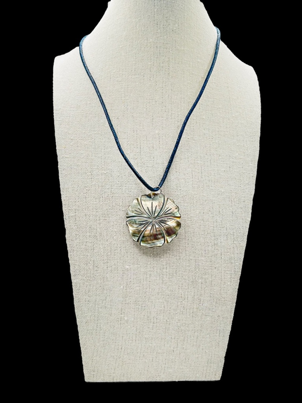 Vintage Carved Iridescent Shell Flower Pendant Necklace - Picture 2 of 14